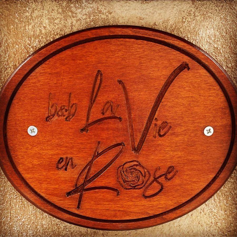 La Vie En Rose Acomodação com café da manhã Fondi Exterior foto
